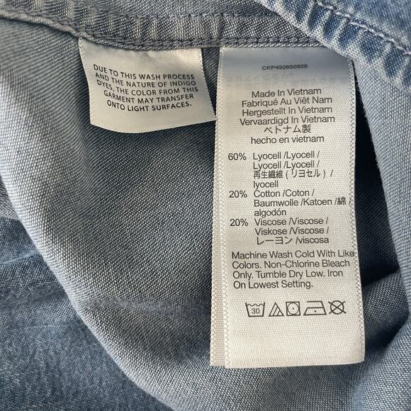 Madewell Chambray Easy Y-Neck Button-Up Shirt in Ritch Wash NS351 Casual Work - Picture 9 of 10